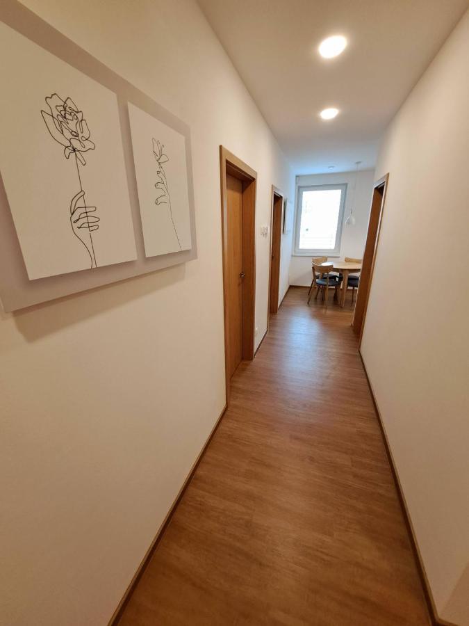 6Bits Apartments 耶塞尼克 外观 照片