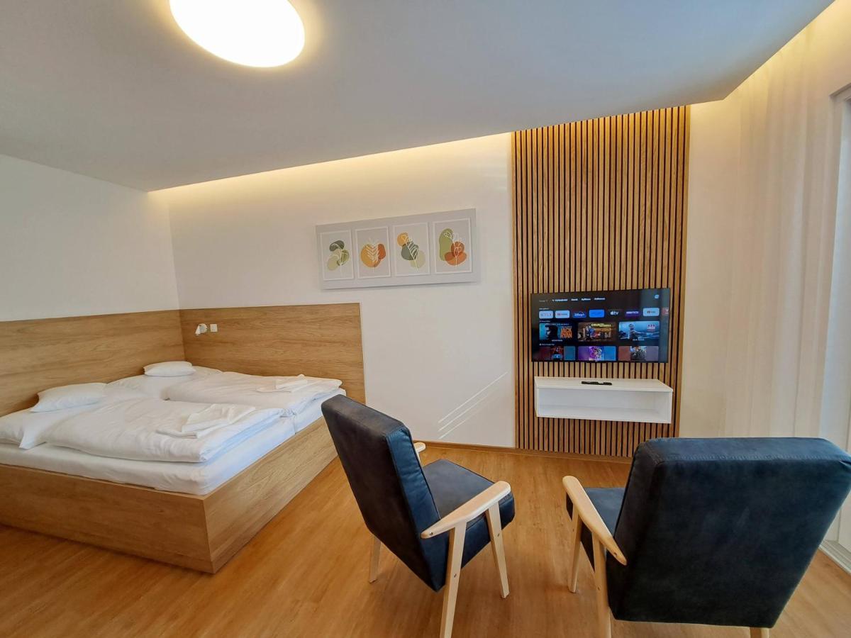 6Bits Apartments 耶塞尼克 外观 照片