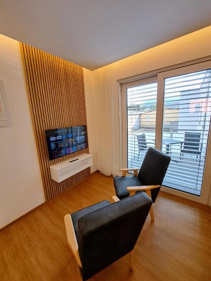 6Bits Apartments 耶塞尼克 外观 照片