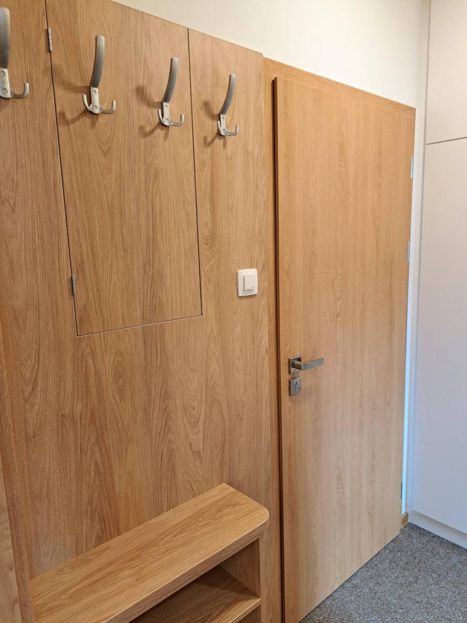 6Bits Apartments 耶塞尼克 外观 照片