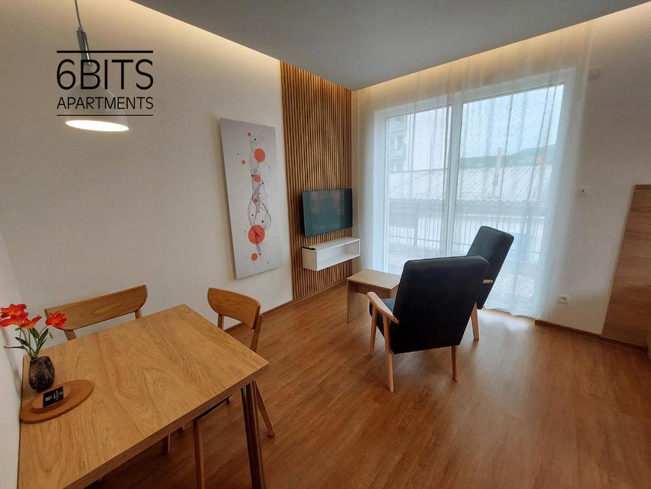 6Bits Apartments 耶塞尼克 外观 照片