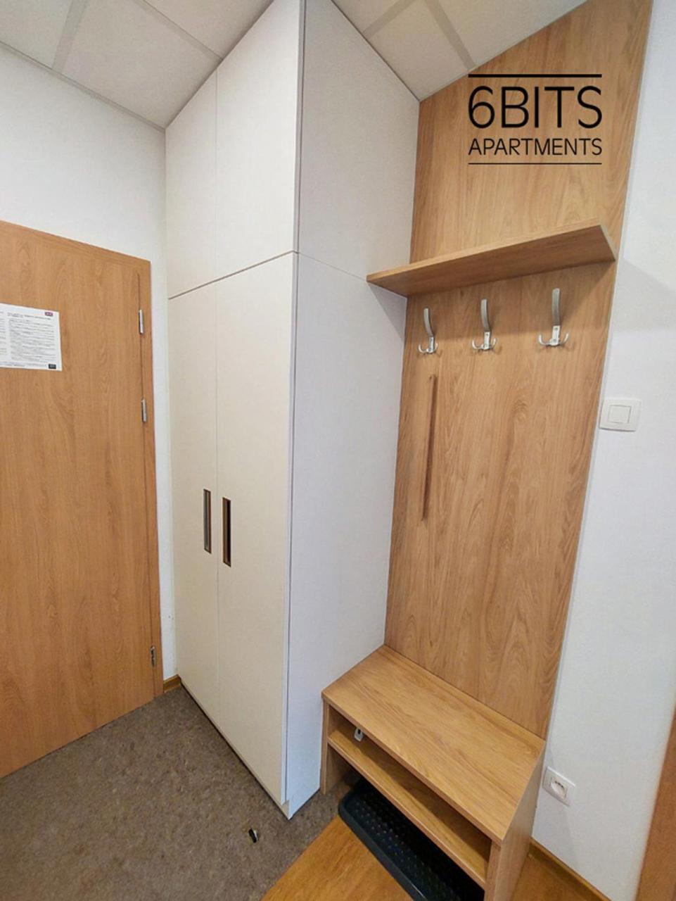 6Bits Apartments 耶塞尼克 外观 照片