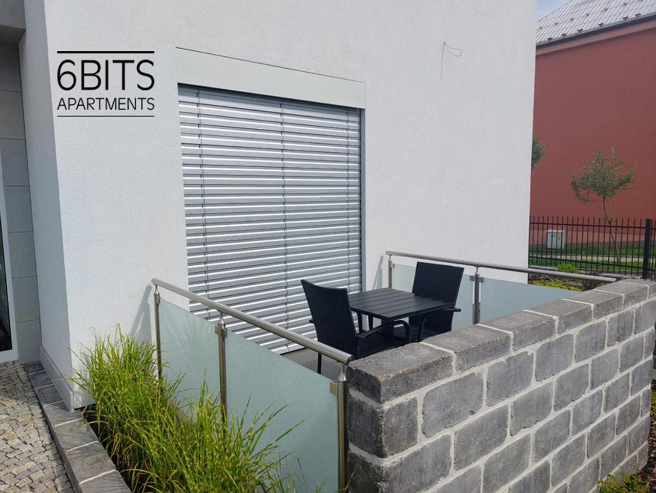 6Bits Apartments 耶塞尼克 外观 照片