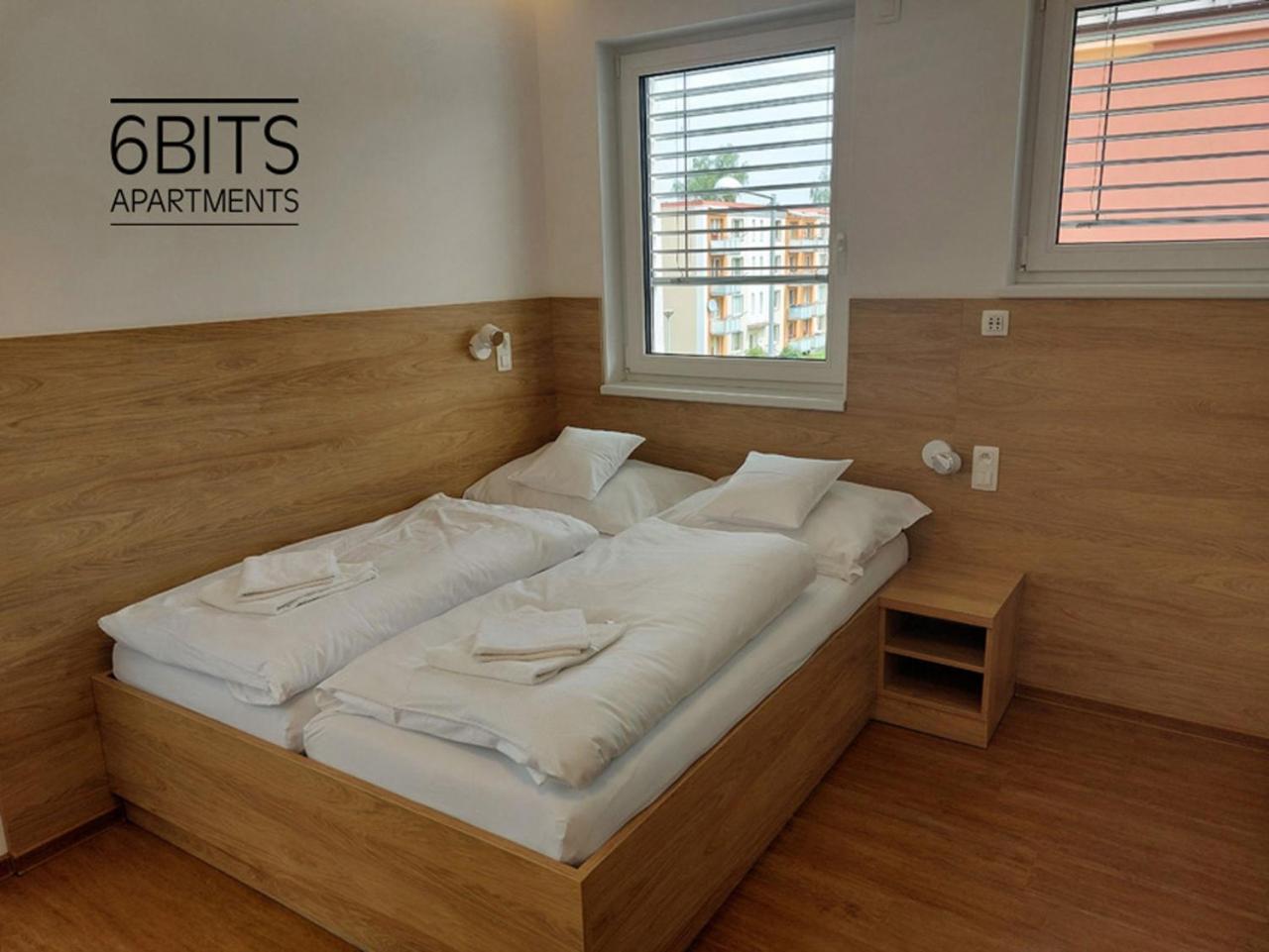 6Bits Apartments 耶塞尼克 外观 照片
